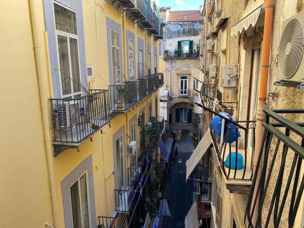 Casa Gioia, Tra Palazzo Reale,Lungomare E Monte Echia Nápoles Exterior foto